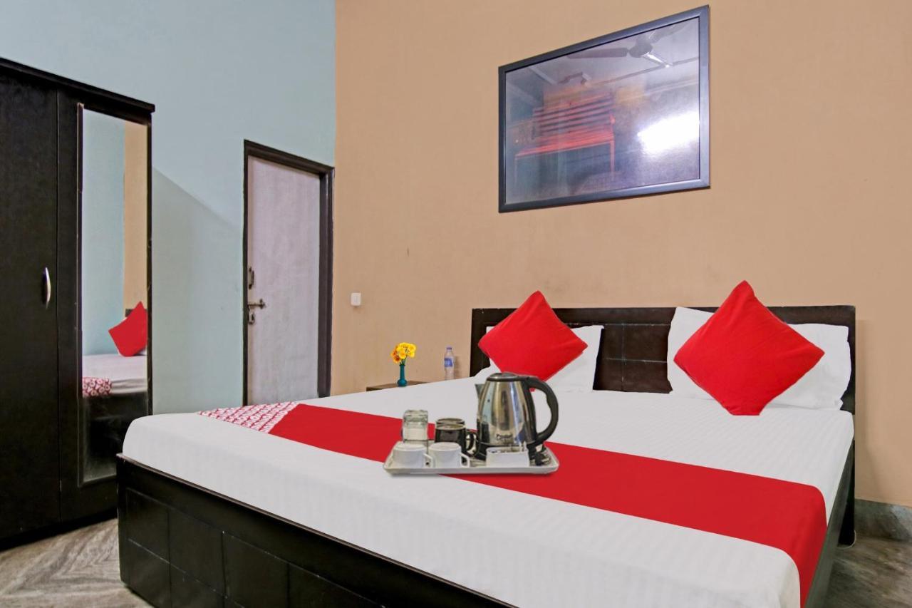 Flagship Hotel Decent Stay Near Pvr Vikaspuri Delhi Nova Deli Exterior foto