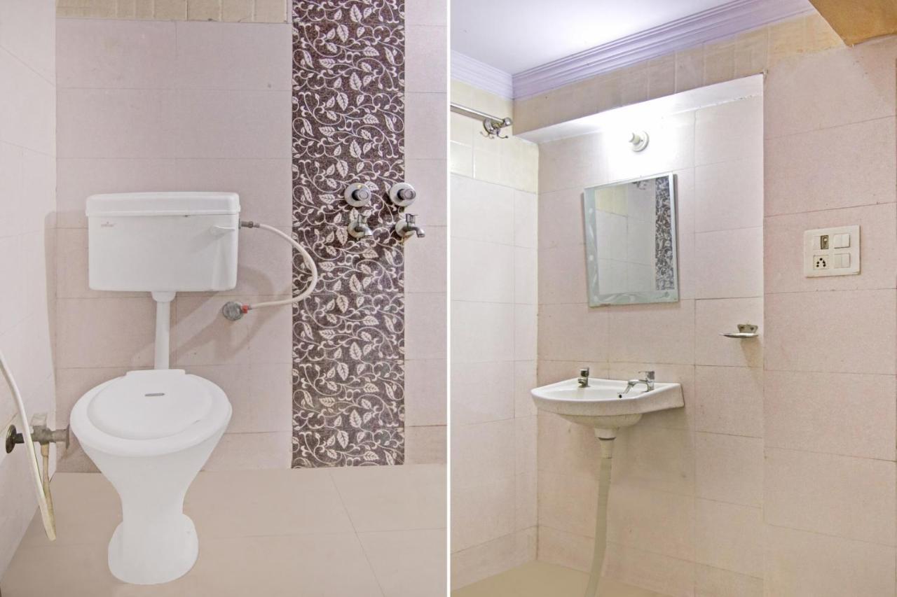 Flagship Hotel Decent Stay Near Pvr Vikaspuri Delhi Nova Deli Exterior foto