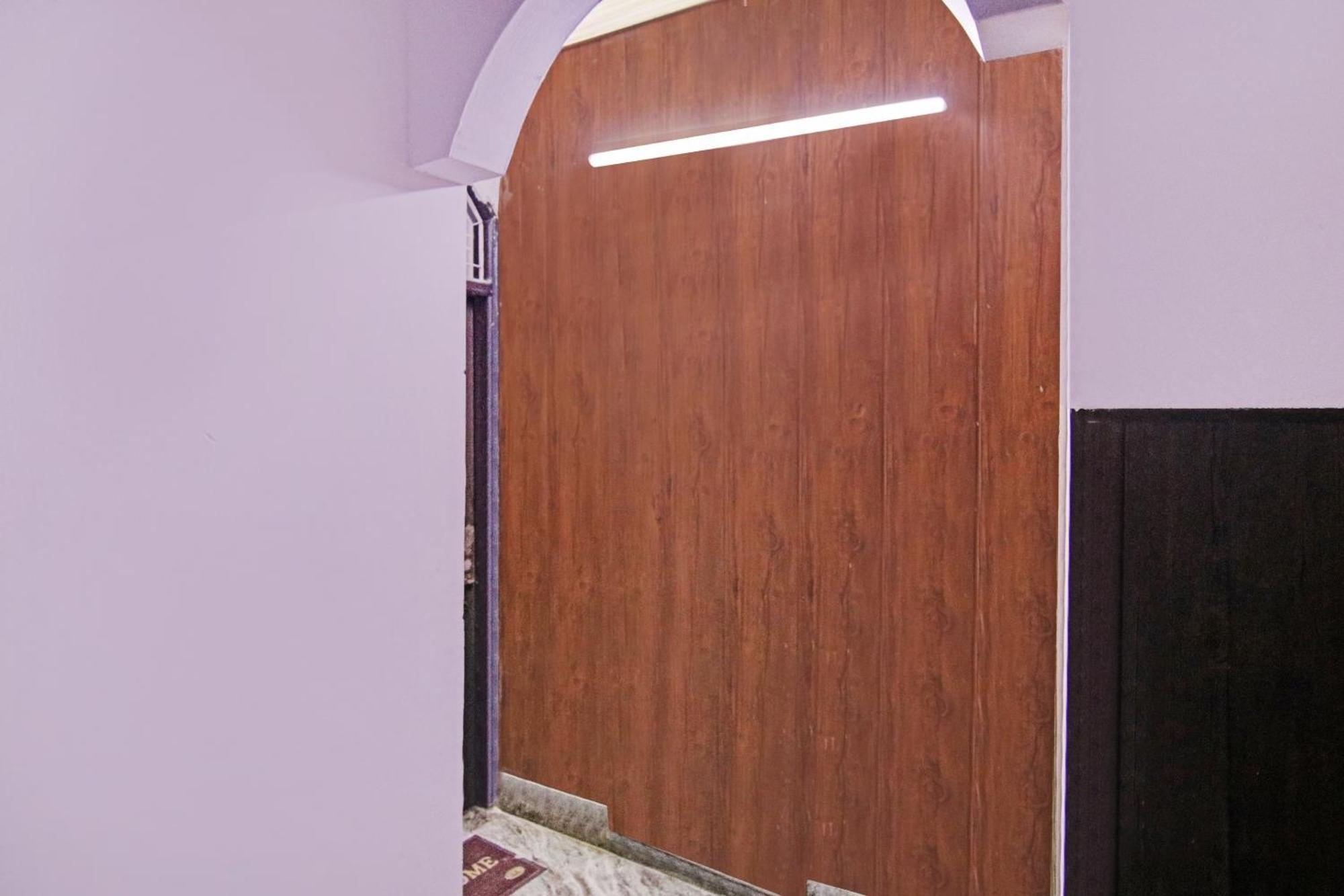 Flagship Hotel Decent Stay Near Pvr Vikaspuri Delhi Nova Deli Exterior foto