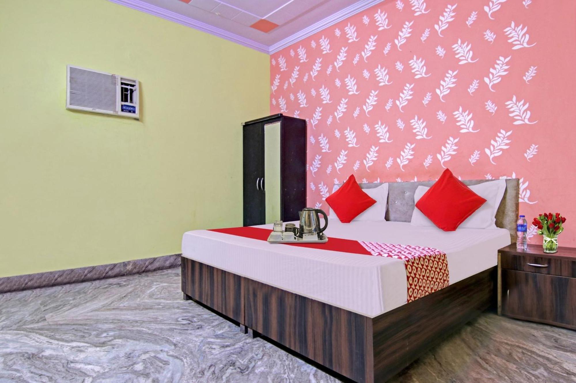 Flagship Hotel Decent Stay Near Pvr Vikaspuri Delhi Nova Deli Exterior foto